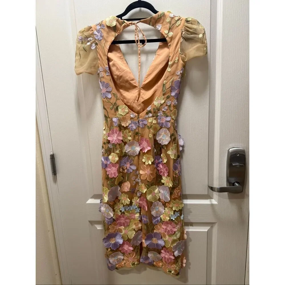 Chic Floral Wedding Dress with Puff Sleeves - Picture 3 of 6